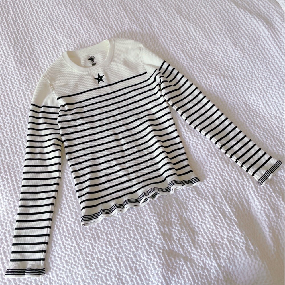 ❤️Striped Black and White Sweater